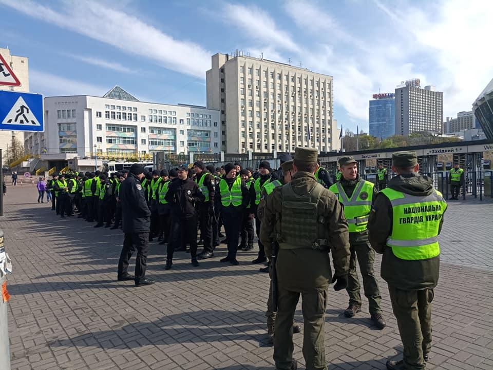 На дебатах на «Олімпійському» очікують 60 тисяч глядачів — Аваков