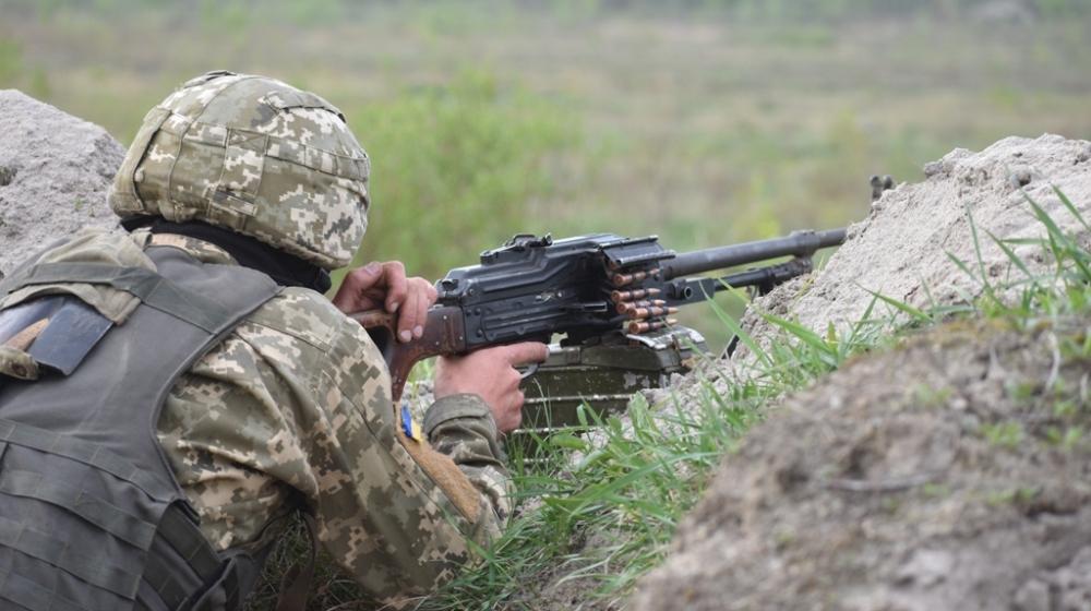 Унаслідок обстрілів на Донбасі троє військових дістали поранення