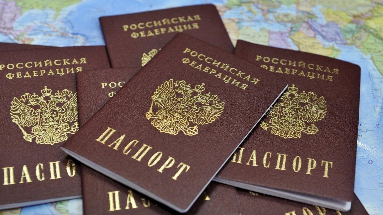 Путін підписав указ про спрощене отримання громадянства РФ для жителів окупованих територій України