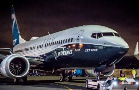 У Boeing вирішили тимчасово скоротити виробництво літаків 737 Max 8