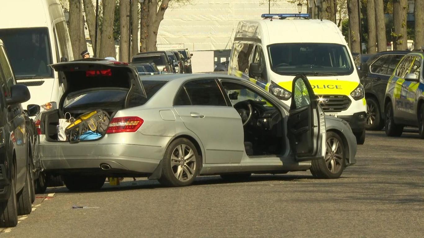 У Лондоні протаранили автівку посла України, поліція зі стріляниною затримала чоловіка