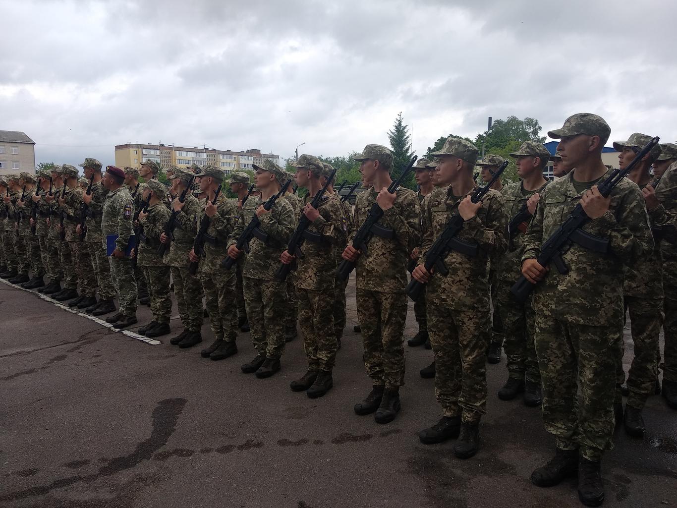 У Житомирі близько 600 десантників склали присягу (фото)