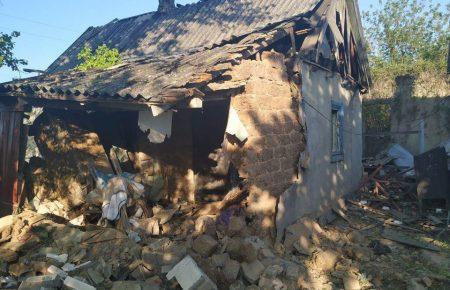 Обстріл Мар'їнки: пошкоджено 12 будинків, у 9 з них живуть люди