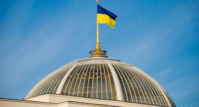 «#ЗупинитиБіль»: під Радою влаштували акцію за легалізацію медичного канабісу