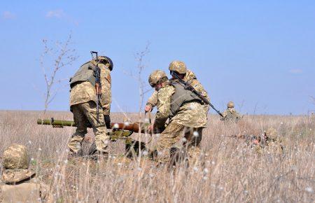 Військові ЗСУ мають право, не запитуючи дозволу, відкривати вогонь у відповідь на агресію бойовиків — керівник безпекової групи ТКГ