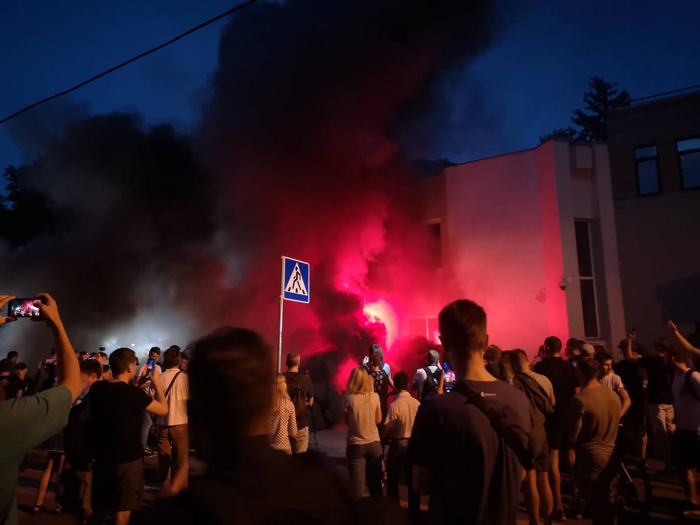 «Авакова у відставку»: під міністерством вимагали справедливого суду та відставки очільника МВС