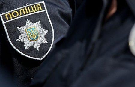 Поліцейського, який із ножем напав на дитину у Києві, засудили до трьох років ув'язнення