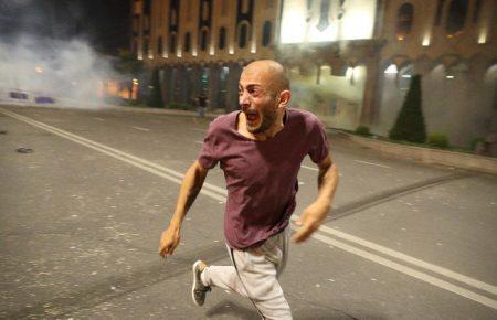 На протестах у Грузії постраждали щонайменше 240 людей