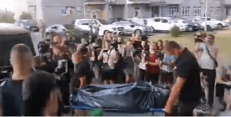 Правоохоронці забрали тіло загиблого нардепа Дмитра Тимчука з квартири (відео)