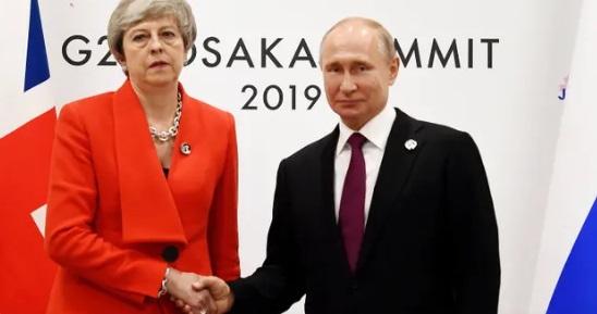Прем'єрка Британії Мей на зустрічі з Путіним закликала його звільнити українських моряків
