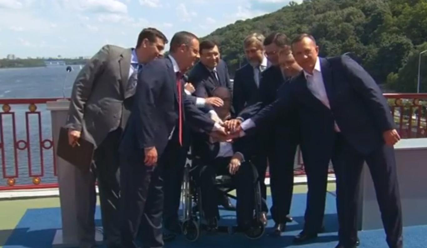 «Опоблок», «Наші», «Відродження» та партія Кернеса об'єдналися на виборах до Ради