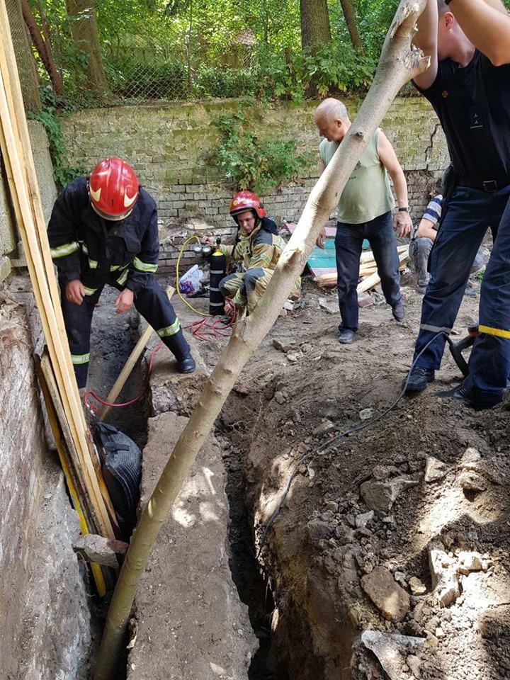 У Львові внаслідок падіння бетонної плити загинув чоловік