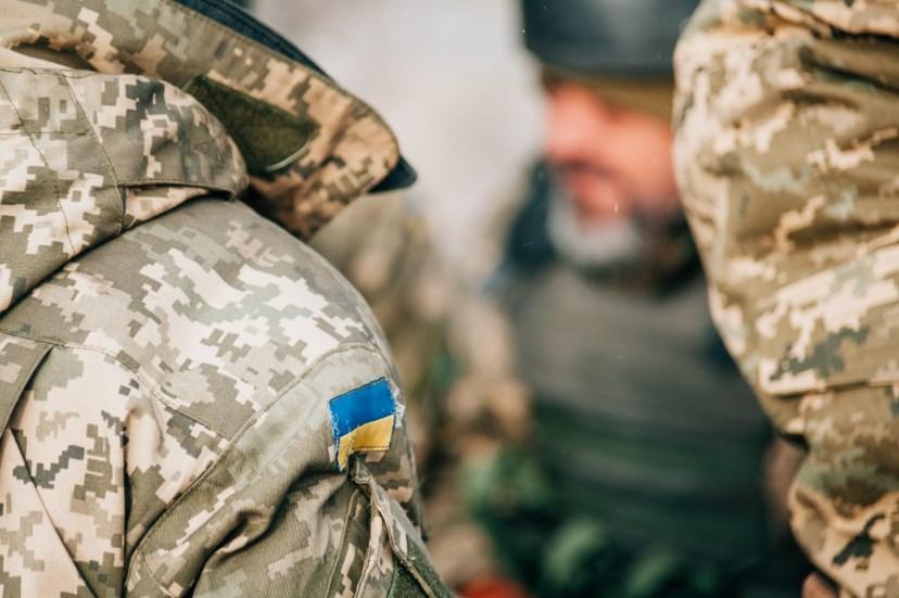 Бойовики стріляли із забороненої зброї, один військовий підірвався на вибуховому пристрої