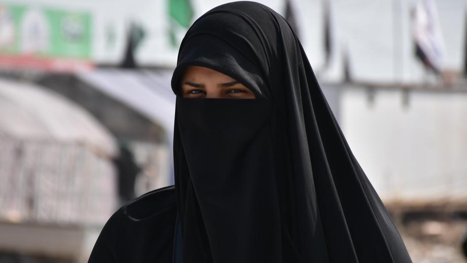 У Тунісі заборонили носити нікаб у державних установах