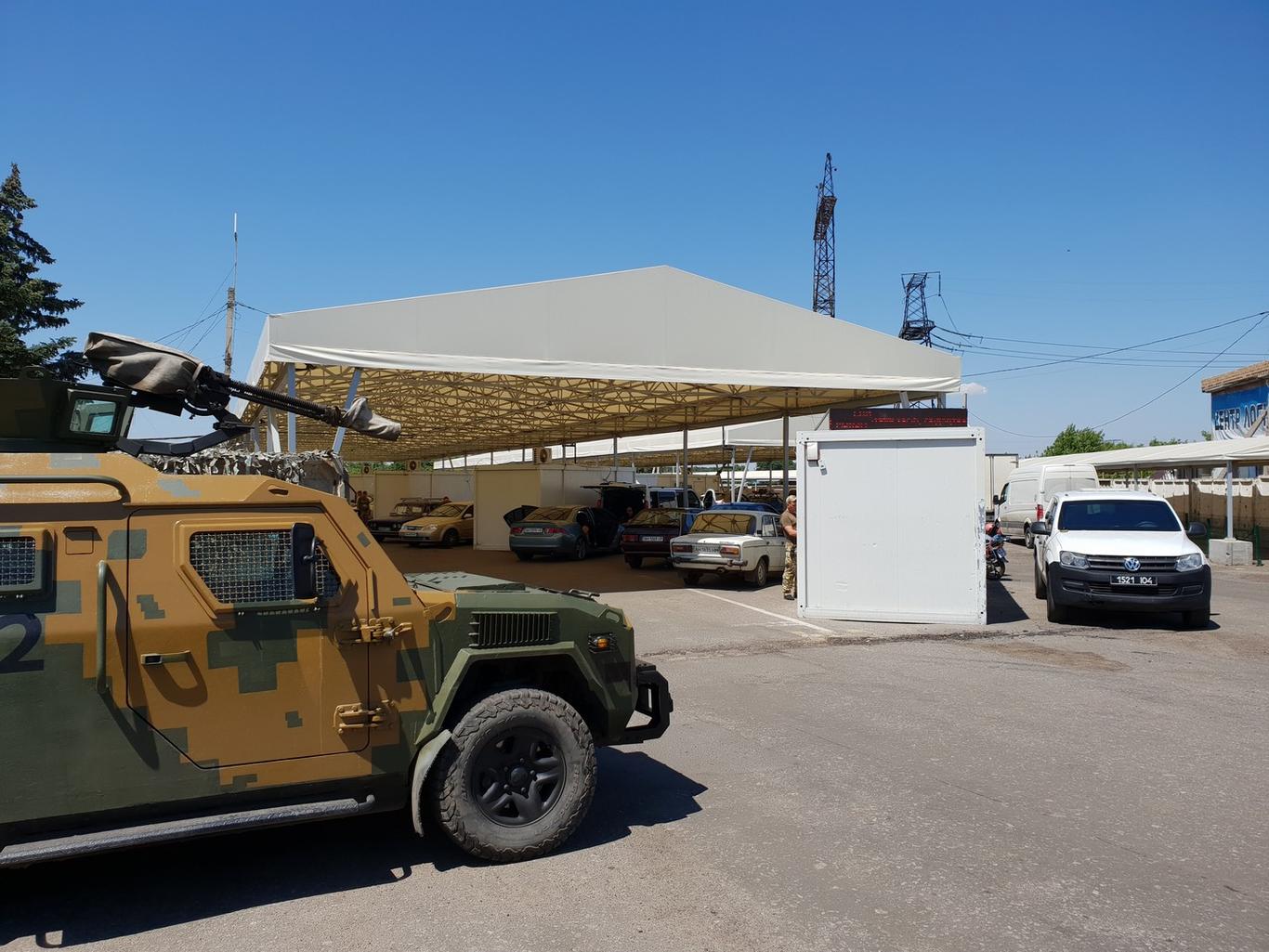 Вибухівки не виявили: КПВВ «Майорське» на Донеччині відновив роботу