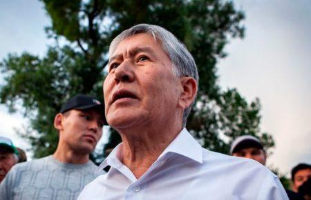 Експрезидент Киргизстану Атамбаєв заявив, що стріляв під час штурму його будинку