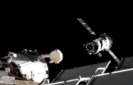 Російський космічний корабель «Союз МС-14» з другої спроби пристикувався до МКС