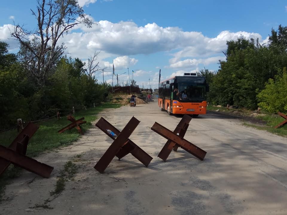 «Я не хочу в Луганск! В сегодняшний Луганск! Мне хватает КПВВ»