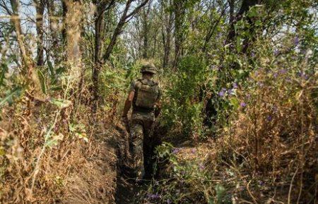 На Донбасі загинув один український військовий