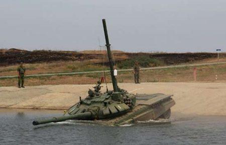 Російські окупанти під час навчань на Донбасі втопили танк з екіпажем