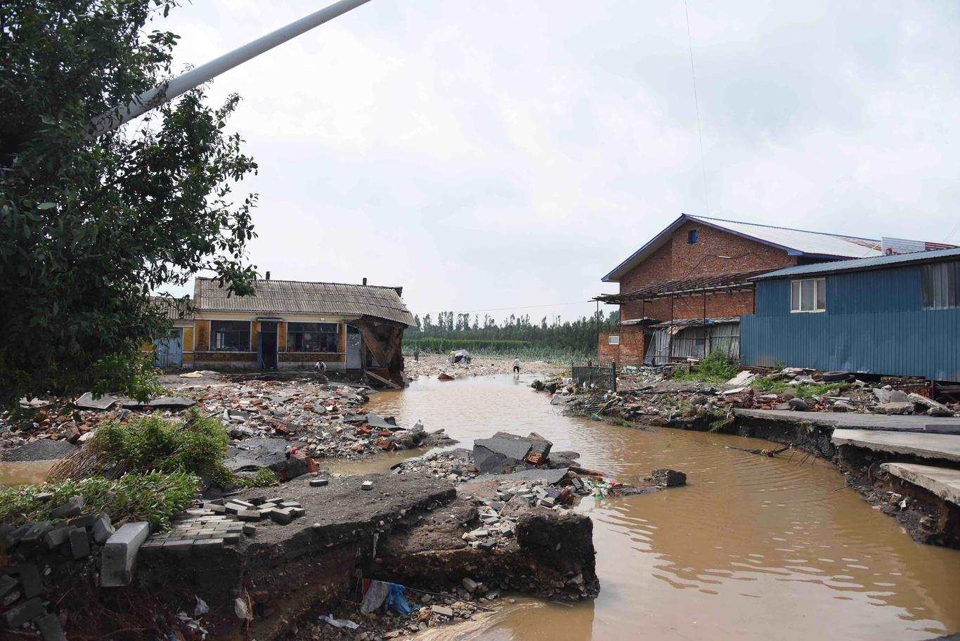 Унаслідок повені у Китаї загинули 9 людей