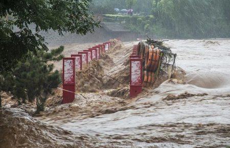Тайфун «Лекіма» у Китаї: кількість загиблих зросла до 49, десятки людей зникли безвісти