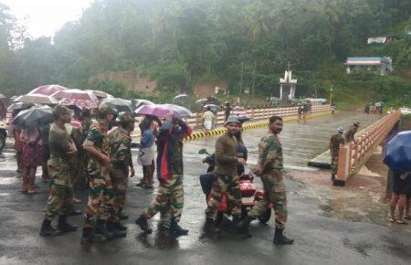 Повені в Індії: щонайменше 114 людей загинули, понад 400 тисяч евакуюють