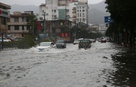 У Китаї кількість загиблих унаслідок тайфуну зросла до 30