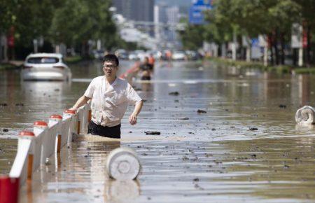 Тайфун у Китаї: з початку негоди загинули 45 людей, 16 — зникли безвісти