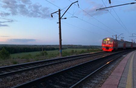 На воєнній базі під Ачинськом знову лунали вибухи, на снаряді підірвався потяг