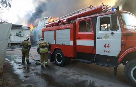 Унаслідок пожежі на АЗС під Києвом постраждала людина