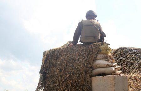 Доба на Донбасі: 21 обстріл, один військовий загинув