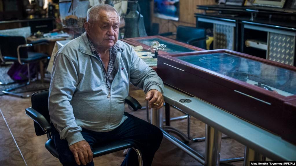 В окупованому Криму силовики проводять обшук у кримськотатарського активіста  Ільвера Аметова