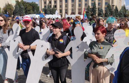 У Харкові триває Марш рівності, противники кидаються яйцями