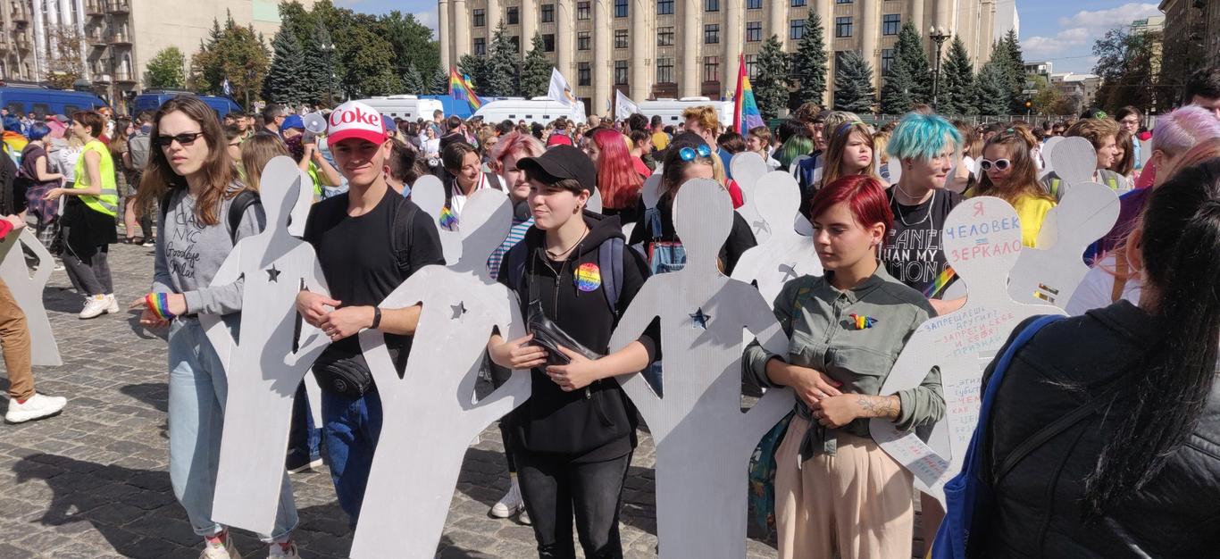 У Харкові триває Марш рівності, противники кидаються яйцями