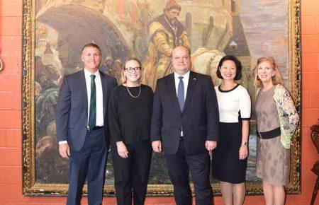 Зі США в Україну повернули картину, викрадену окупантами під час Другої світової війни