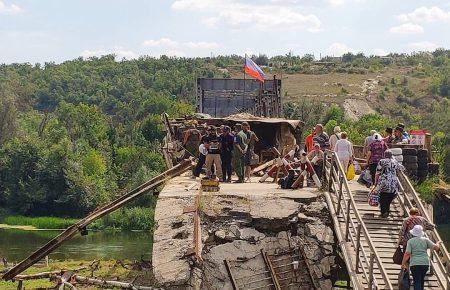 Замість демонтажу споруди на мосту у Станиці, бойовики укріплюють її — штаб ООС