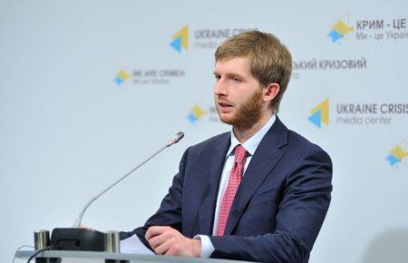 Суд дозволив заочно затримати ексголову тарифного регулятора Вовка