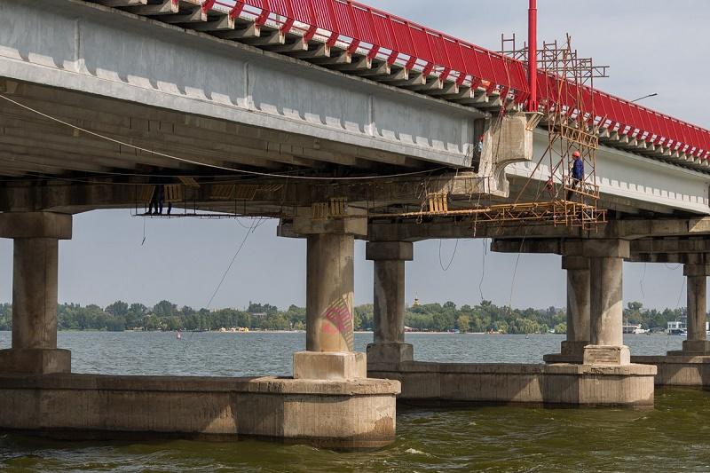 Ремонт мосту у Дніпрі: прокуратура вручила 7 підозр у справі про розкрання бюджетних коштів