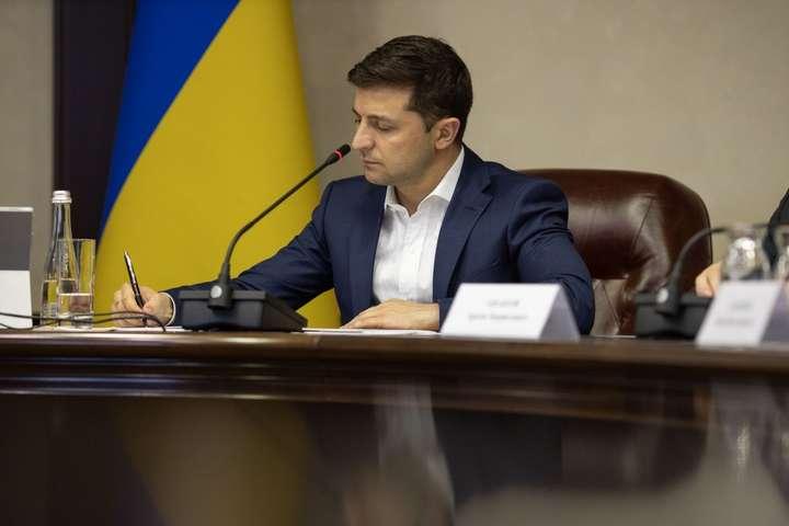 Зеленський підписав указ про мораторій на перевірку ФОПів на 2 роки та про збільшення граничного доходу