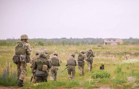 Доба на Донбасі: 25 обстрілів, один військовий загинув
