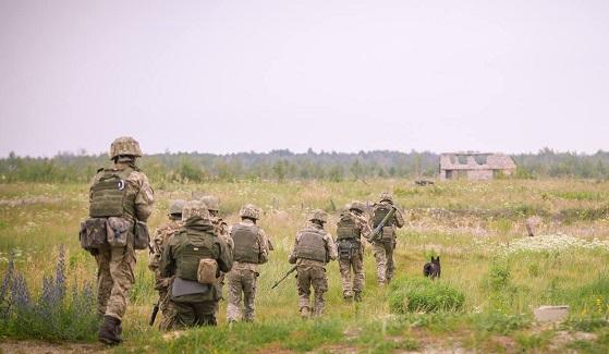 Доба на Донбасі: 25 обстрілів, один військовий загинув