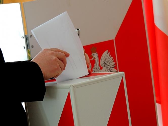 Польща: на виборах до Сенату перемогла опозиція