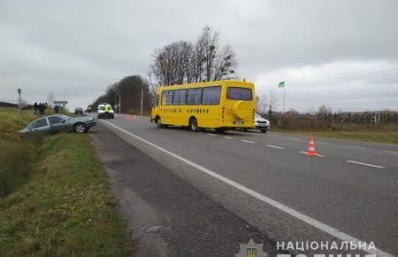 ДТП на Львівщині за участю шкільного автобуса, 10 дітей оглянуть у лікарні