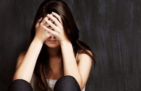 Розпивання вина разом — це не згода на секс. Як новий закон захищає від сексуального насильства