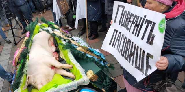 Міфи навколо продажу землі, «сексі-партія», свідчення на Луценка в США — говоримо про головні події тижня