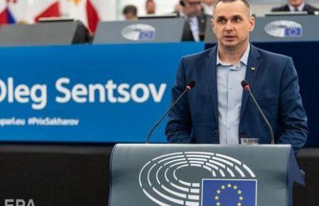 Сенцов у Європарламенті: Пам'ятайте про кожного загиблого в Україні, коли будете думати, як протягнути руку Путіну