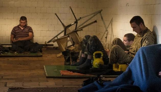 Десятьох українських військових бойовики не включили у списки на обмін, бо ті не визнають «провини» — перебіжчик з «ДНР»