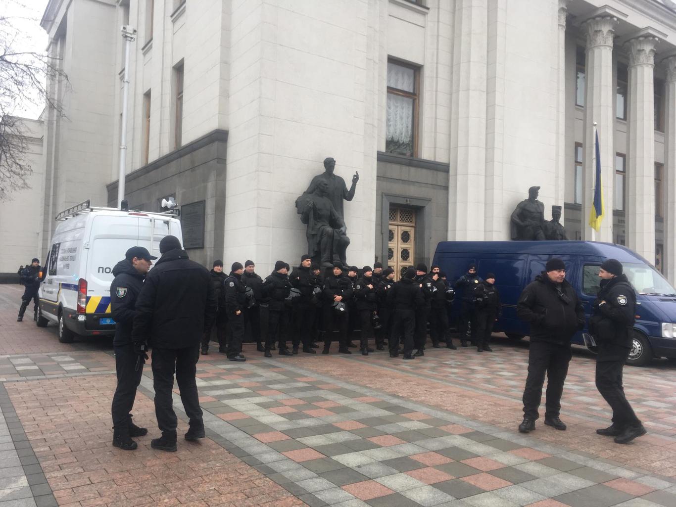 Поліція посилила заходи безпеки у Києві на тлі акцій протесту щодо ринку землі