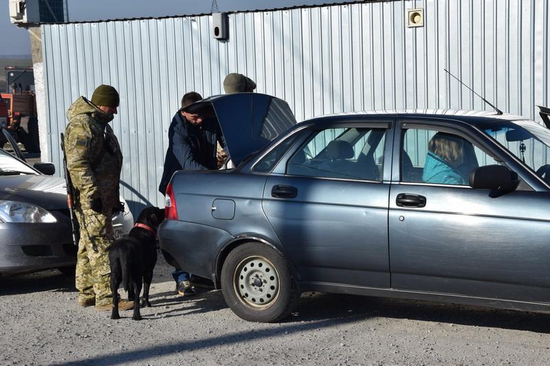 Більше грошей для перевезення, менше заборон, — нові правила на лінії розмежування